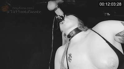 Kotiro ataahua me nga tits tino pai i te kohao